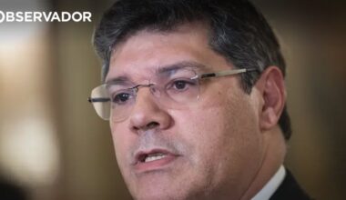 PS diz que lei dos estrangeiros foi alterada "em mínimos" – Observador