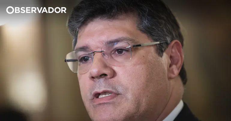 PS diz que lei dos estrangeiros foi alterada "em mínimos" – Observador
