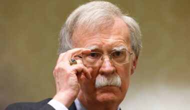 John Bolton, ex-conselheiro de Segurança Nacional de Trump, acusado judicialmente