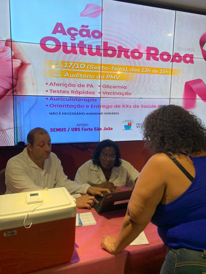 Prefeitura de Vitória realização ação de Outubro Rosa voltada para os servidores públicos