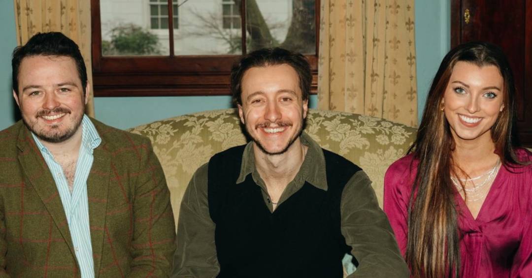 Como editoras usam ‘selo humano’ para frear criação de livros por IA