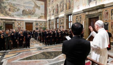 O Papa: a usura é um pecado muito grave, é um fardo que sufoca
