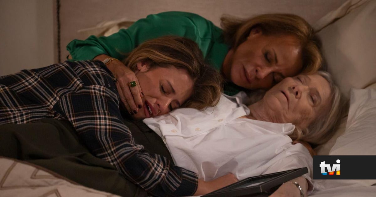 Exclusivo «A Protegida»: Benedita morre e deixa Mariana e Laura em desespero - Novelas