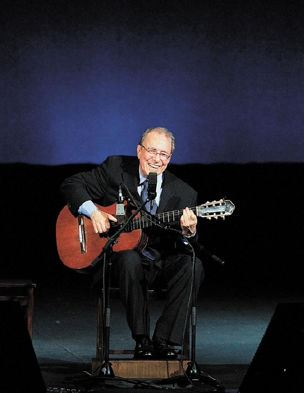 João Gilberto no Theatro Municipal: uma das fotos do livro 'Álbum', de Leo Aversa — Foto: Leo Aversa