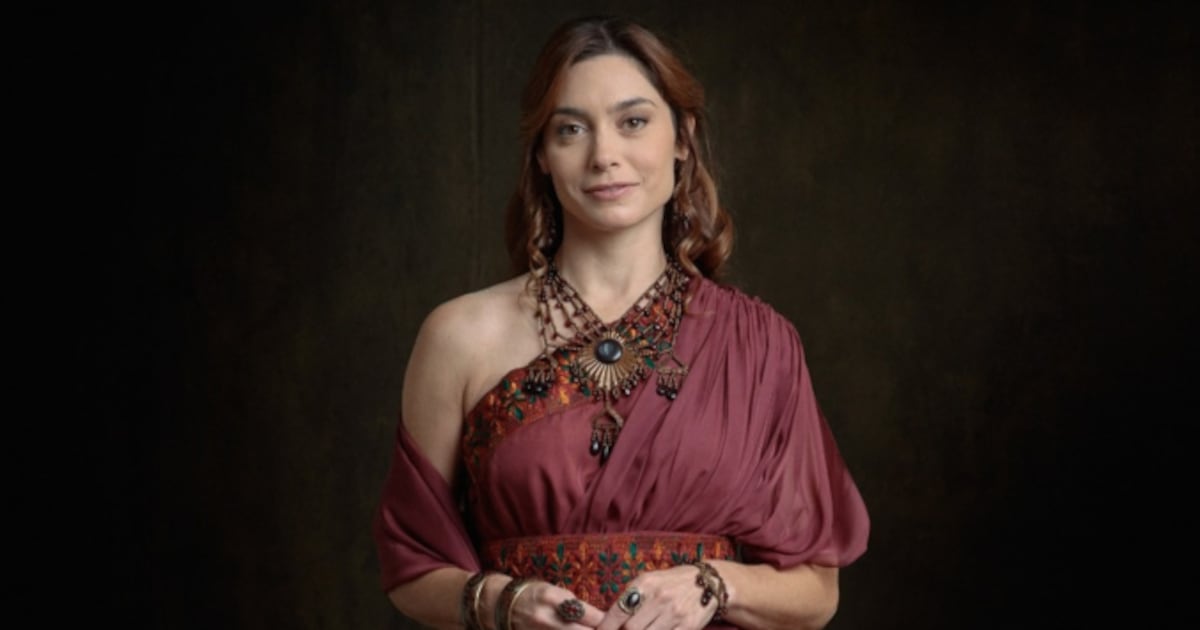 Juliana Schalch agradece empenho da equipe de O Senhor e a Serva: ‘Orgulhosa’ – Record