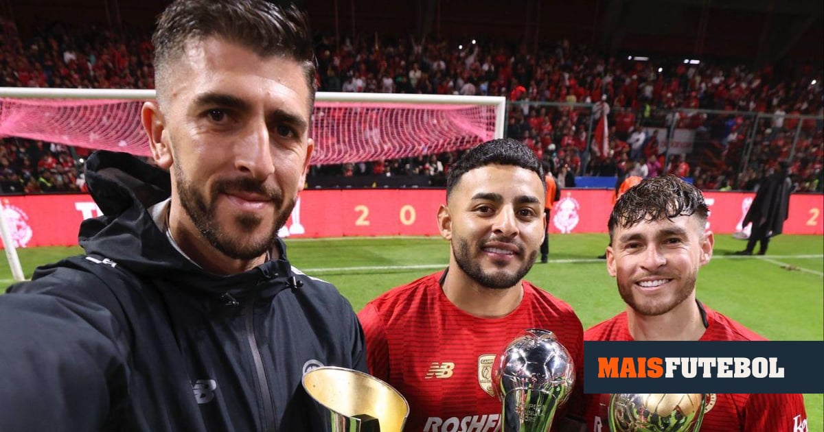 México: Paulinho marca e assiste, William Carvalho de regresso