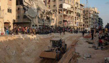 A guerra voltou à Faixa de Gaza, mas Israel garante que o cessar-fogo continua em vigor