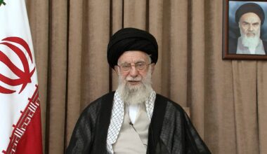 Khamenei diz a Trump que está a "sonhar" se acha que destruiu as instalações nucleares do Irão