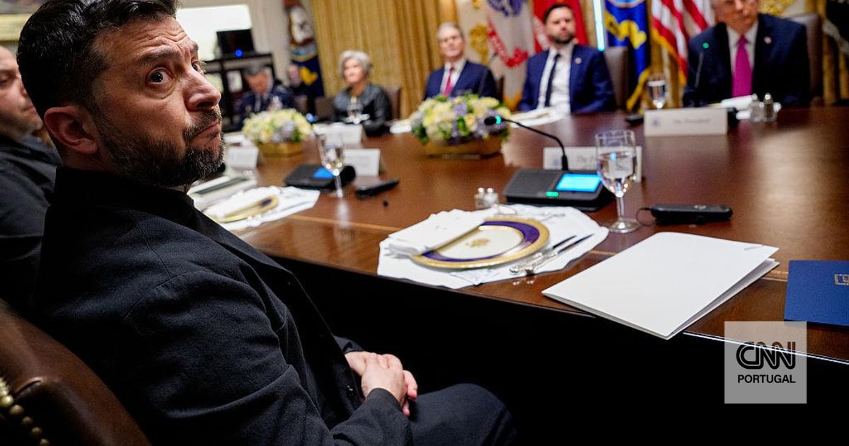 Houve asneiras, gritaria, mapas pelo ar e uma ameaça: ou Zelensky aceita os termos de Putin ou a Rússia "vai destruir" a Ucrânia, diz Trump
