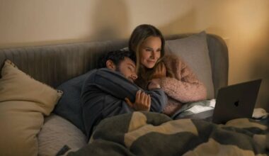 'Ninguém Quer' e 'Sessão da Tarde': o que nesta quinta - 22/10/2025 - Ilustrada