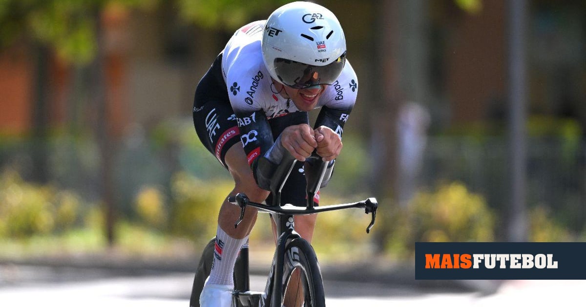 Ciclismo: João Almeida é finalista do Vélo d'Or