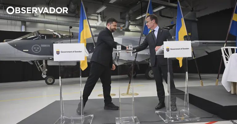 Zelensky assina acordo para comprar 150 caças Gripen suecos – Observador