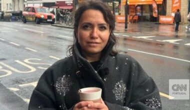Esta mulher foi multada em 170 euros por despejar café numa sarjeta