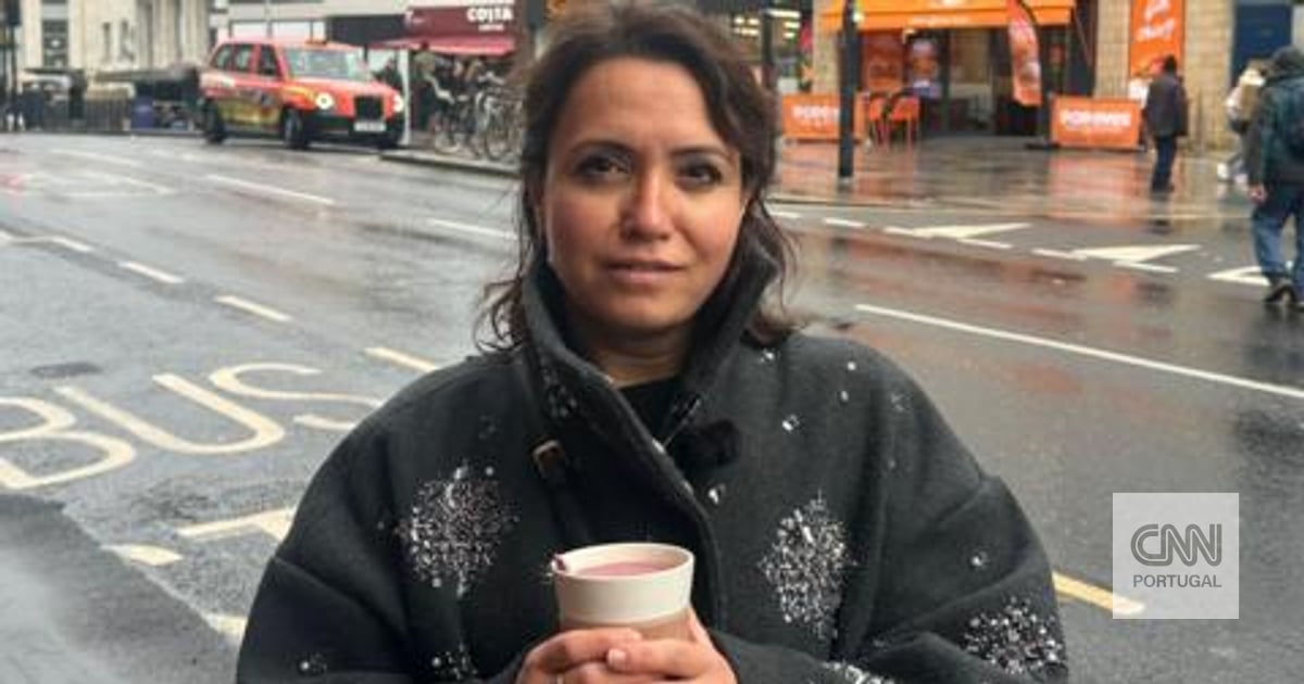 Esta mulher foi multada em 170 euros por despejar café numa sarjeta