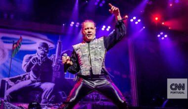 Iron Maiden celebram 50 anos com livro visual que chega a Portugal em novembro