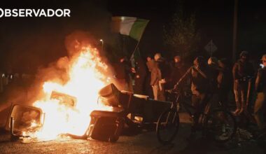 Terceira noite de protestos em Dublin leva a 24 detenções – Observador