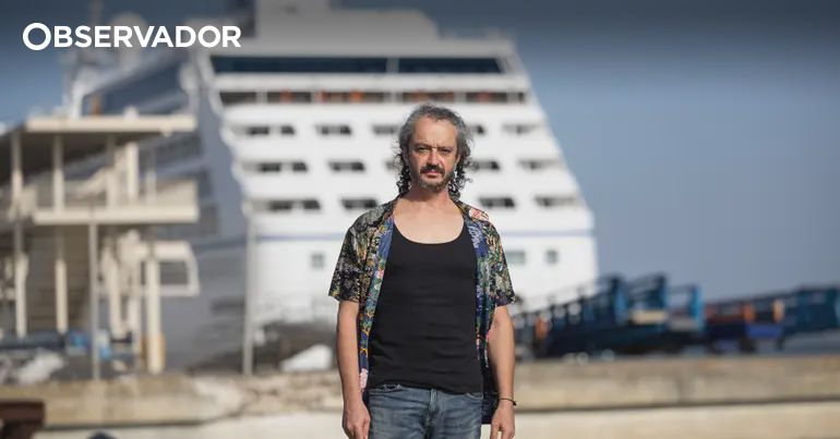 "O português entre bifanas resolve tudo" – Observador