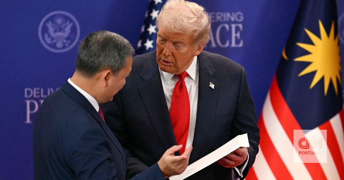 Trump aumenta as tarifas do Canadá em 10% em retaliação ao anúncio de televisão que usa imagens de Reagan