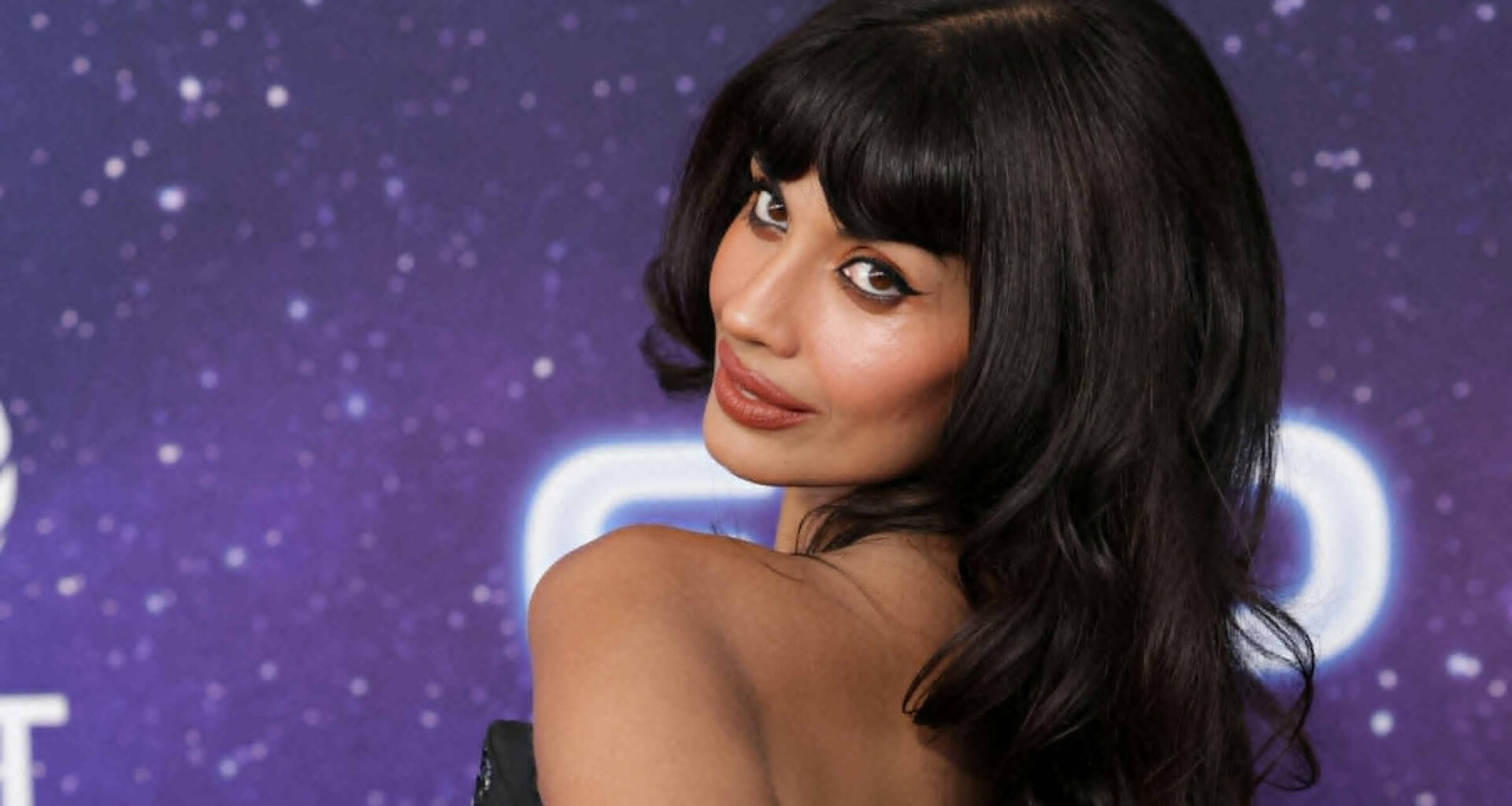 Jameela Jamil critica padrão de beleza de Hollywood - 26/10/2025 - Celebridades