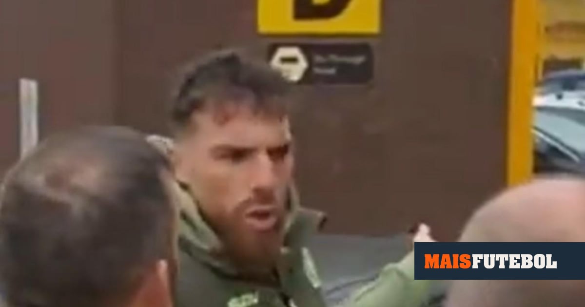 VÍDEO: José Sá confronta adeptos dos Wolves após nova derrota