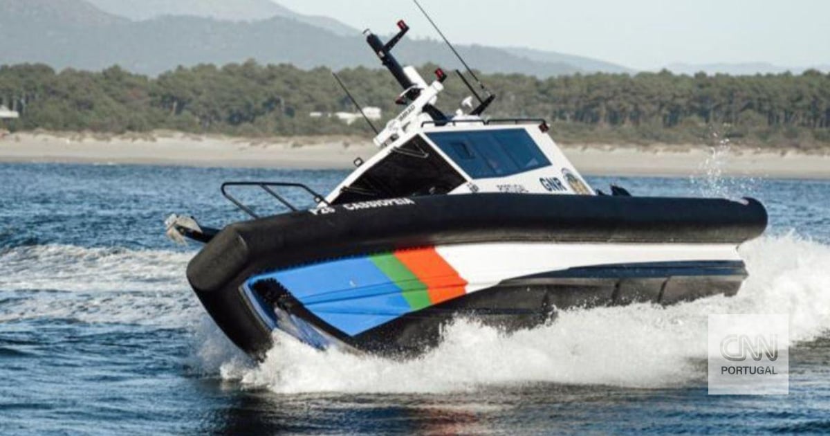 Um militar morto e quatro feridos em colisão com incêndio entre lanchas da GNR e de traficantes