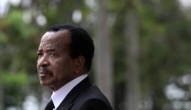 Aos 92 anos, Presidente dos Camarões é reeleito para um oitavo mandato