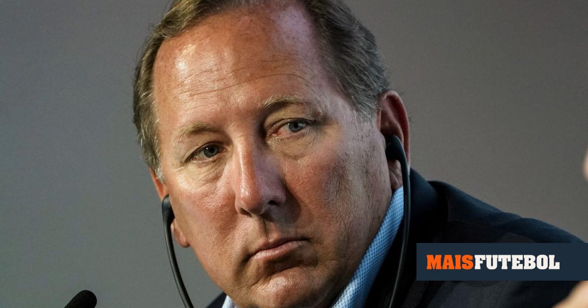 John Textor oferece 470 milhões de euros pelo Wolverhampton