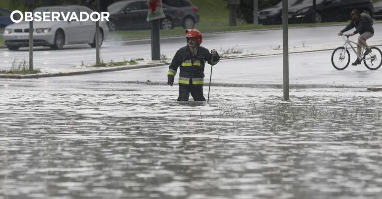 Lisboa. Chuva leva ao encerramento de rotundas e túneis – Observador