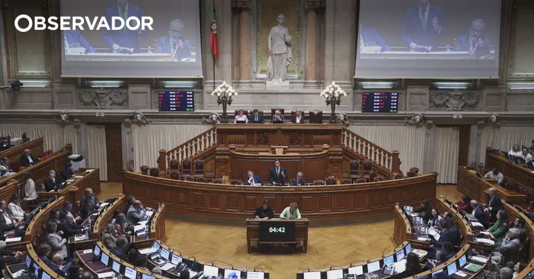 Afinal, como fica a nova lei da nacionalidade? – Observador