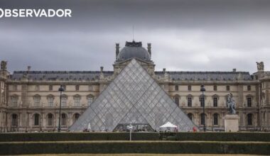 Suspeitos do roubo no Louvre admitem "parcialmente" culpa – Observador