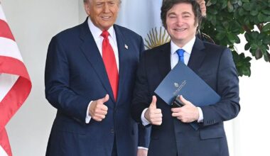 Trump "está a construir um sistema novo" para substituir a democracia representativa e fez uma experiência "no seu quintal"