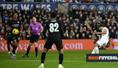 VÍDEO: Gonçalo Franco marca golo monumental ao Manchester City