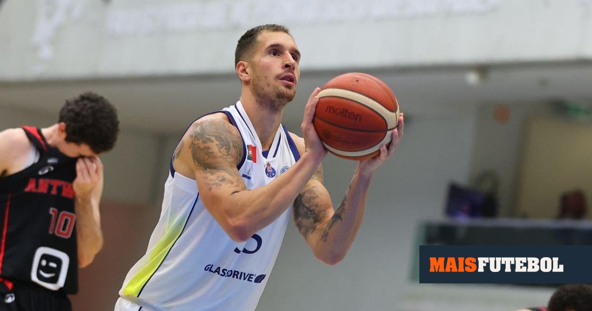 OFICIAL: três meses depois, extremo Filipovity deixa o FC Porto