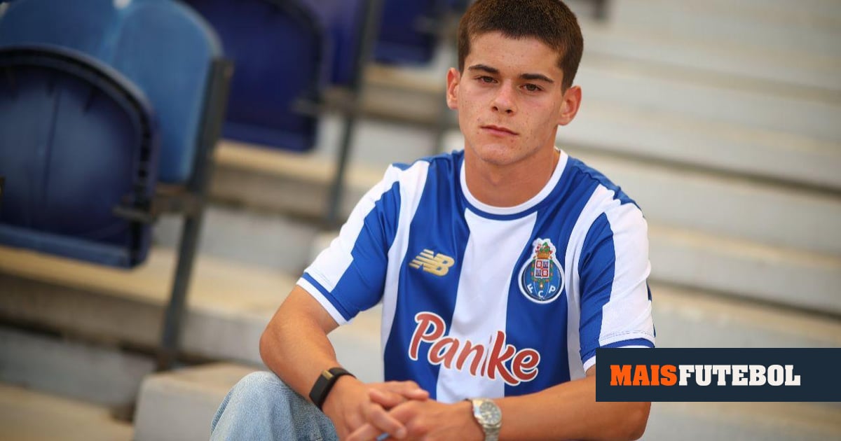 OFICIAL: FC Porto assina contrato profissional com João Brito
