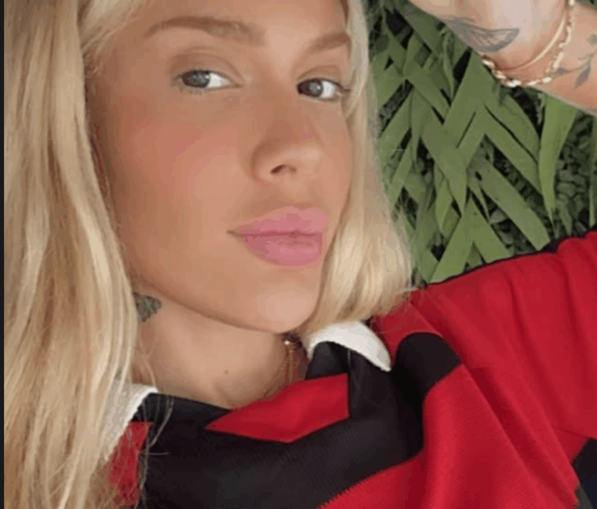 Karoline Lima surpreende ao aparecer com camisa do Flamengo | Celebridades