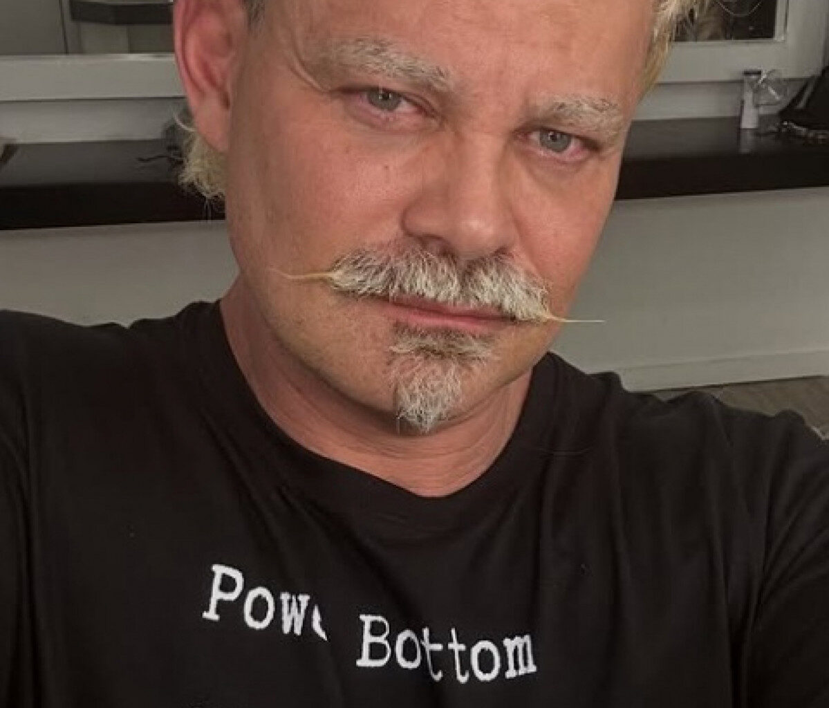 Carmo Dalla Vecchia transforma sorriso após receber crítica sobre aparência | Celebridades