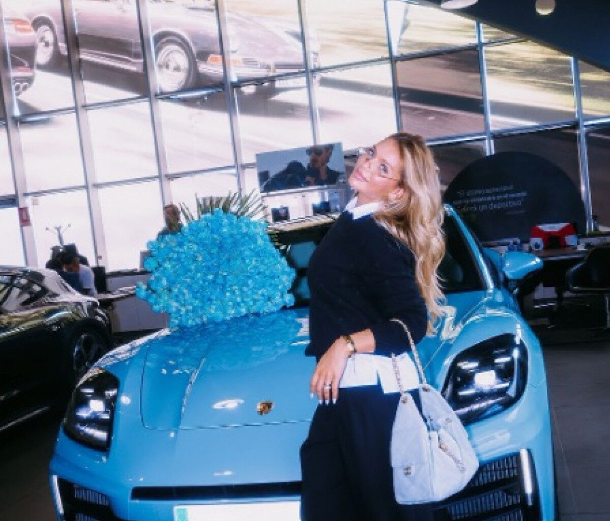 Gabriely Miranda celebra compra de 'carro dos sonhos' | Celebridades