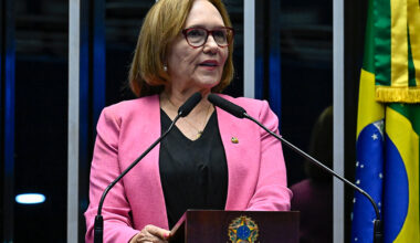 Em discurso, à tribuna, senadora Zenaide Maia (PSD-RN).