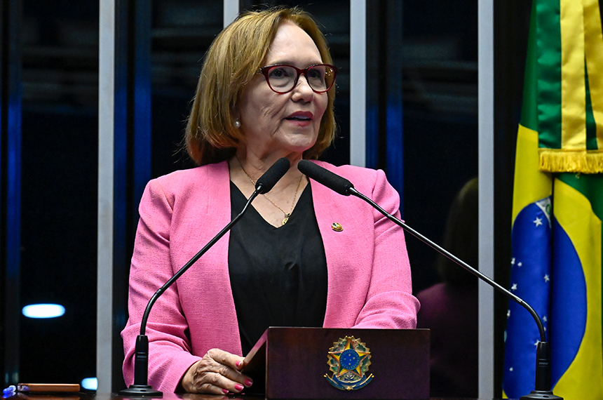 Em discurso, à tribuna, senadora Zenaide Maia (PSD-RN).