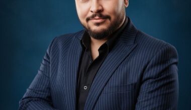 Arquiteto araranguaense Kadu Almeida ganha projeção nacional ao apresentar projeto para Filippe Neto, Ana Ferraz e Pablo Marçal no palco da imersão “A Voz que Vende”, em Alphaville – Barueri (SP)