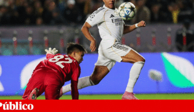 Liga dos Campeões: Liverpool cai em Istambul em noite fértil em goleadas | Futebol internacional