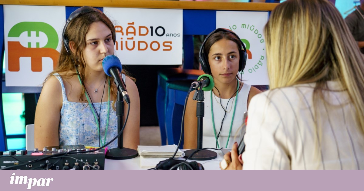 Rádio Miúdos está a recrutar jovens locutores e criou o torneio Kids in Democracy | Letra Pequena