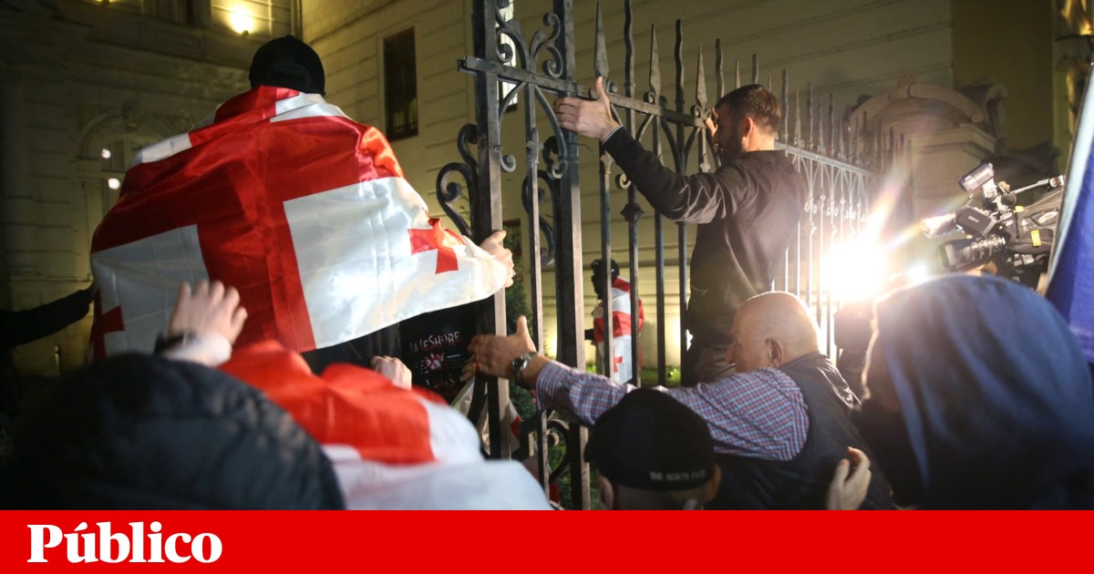 Manifestantes tentam invadir Palácio Presidencial na Geórgia | Europa