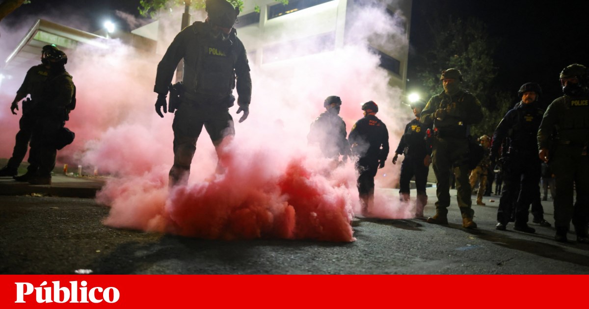 Juíza trava tropas em Portland e Illinois vai a tribunal tentar impedi-las em Chicago | EUA