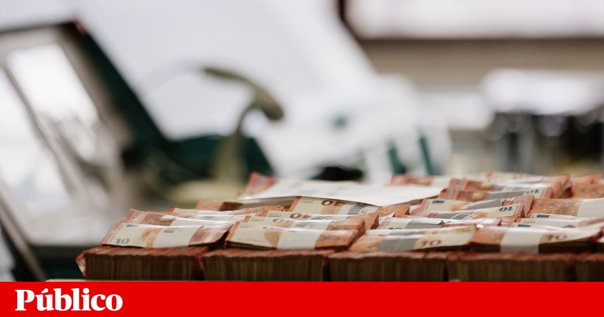 Há 1,2 mil milhões de euros de Certificados de Aforro em risco de prescrição | Dívida Pública
