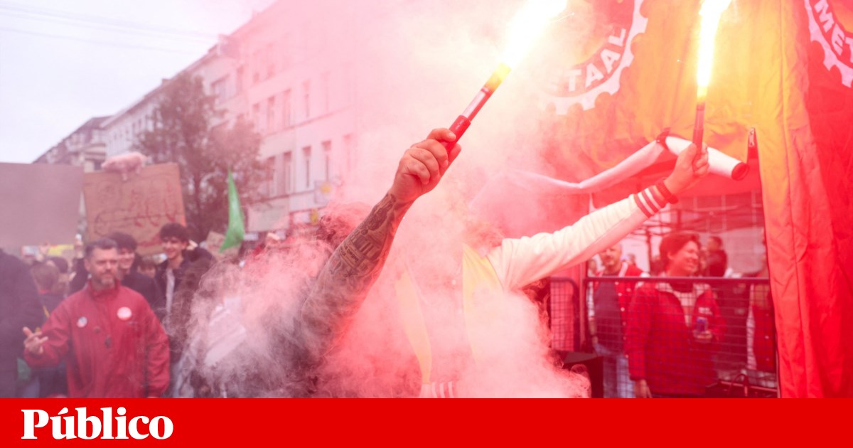Manifestação sindical na Bélgica transforma-se em motim e termina antecipadamente | Greve