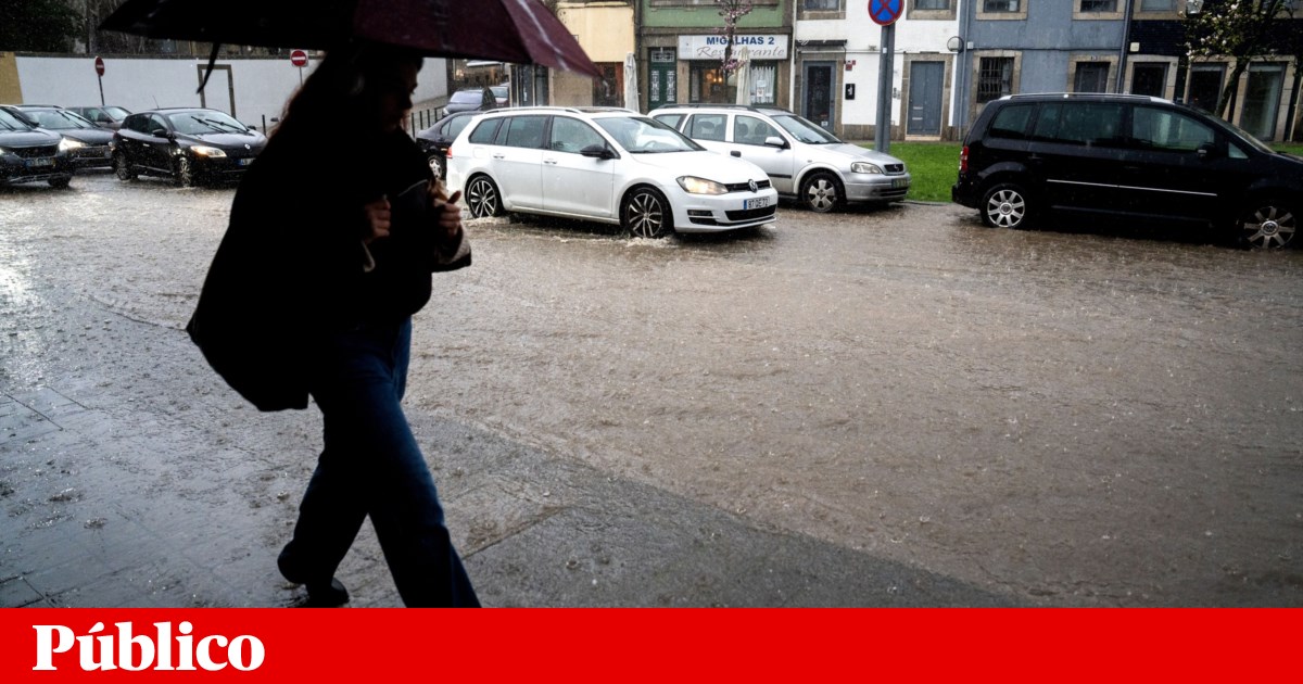 Chuva e vento forte levam aviso amarelo a oito distritos em Portugal continental | Meteorologia