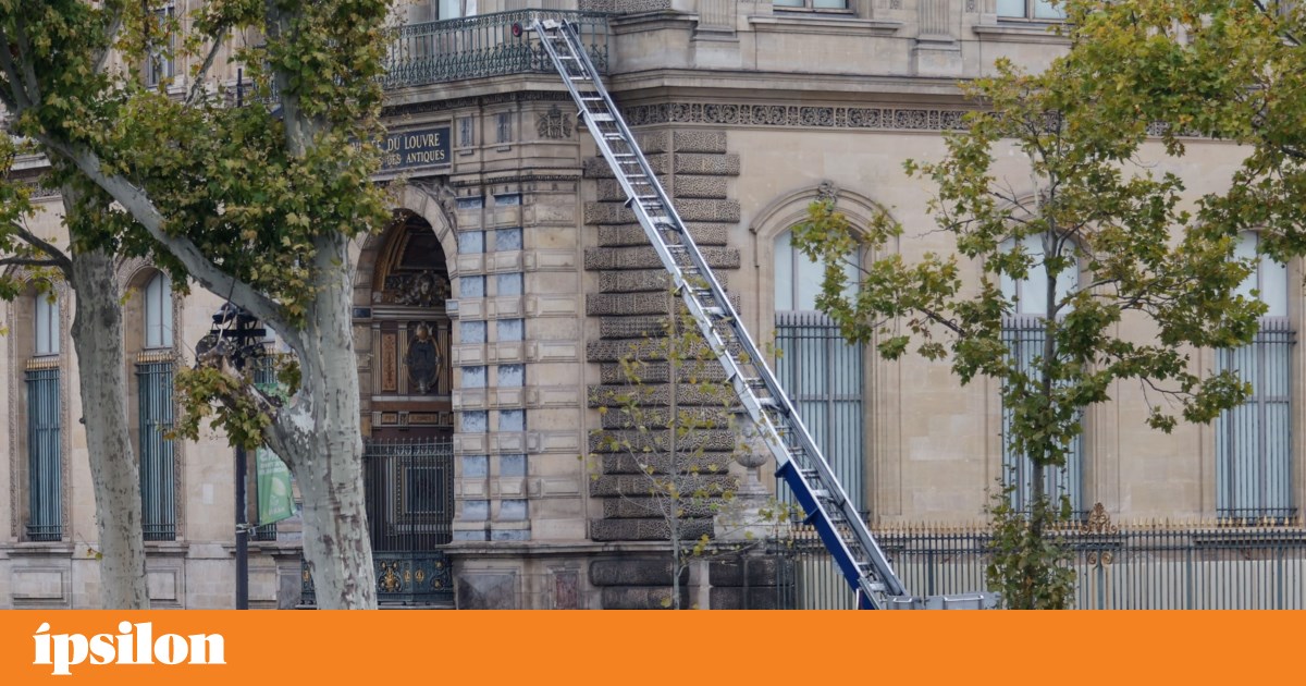 Louvre: empresa usou foto do dia do roubo para promover os seus elevadores? Verdade | Verdadeiro