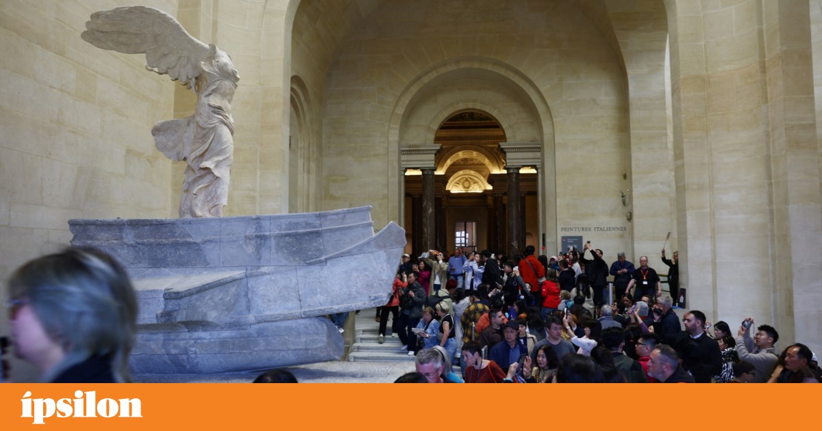 Polícia francesa faz detenção relacionada com o roubo no Louvre | Museu do Louvre