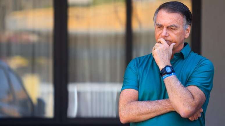 Bolsonaro será retratado em filme de ficção que reconta atentado da facada; veja elenco.